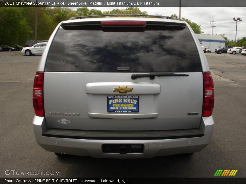 Sheer Silver Metallic / Light Titanium/Dark Titanium 2011 Chevrolet Suburban LT 4x4