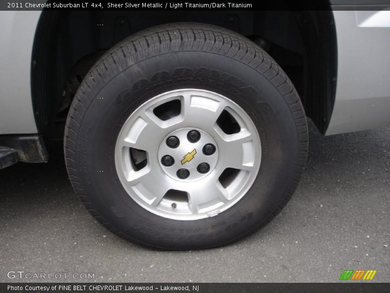 Sheer Silver Metallic / Light Titanium/Dark Titanium 2011 Chevrolet Suburban LT 4x4