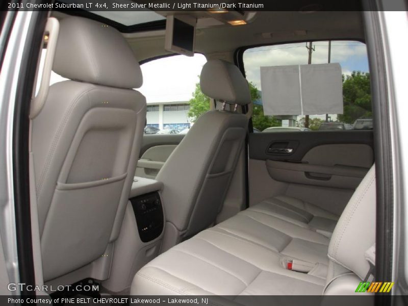 Sheer Silver Metallic / Light Titanium/Dark Titanium 2011 Chevrolet Suburban LT 4x4