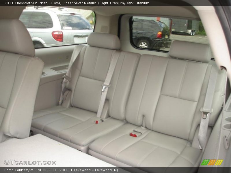 Sheer Silver Metallic / Light Titanium/Dark Titanium 2011 Chevrolet Suburban LT 4x4