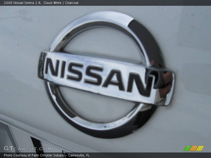 Cloud White / Charcoal 2006 Nissan Sentra 1.8