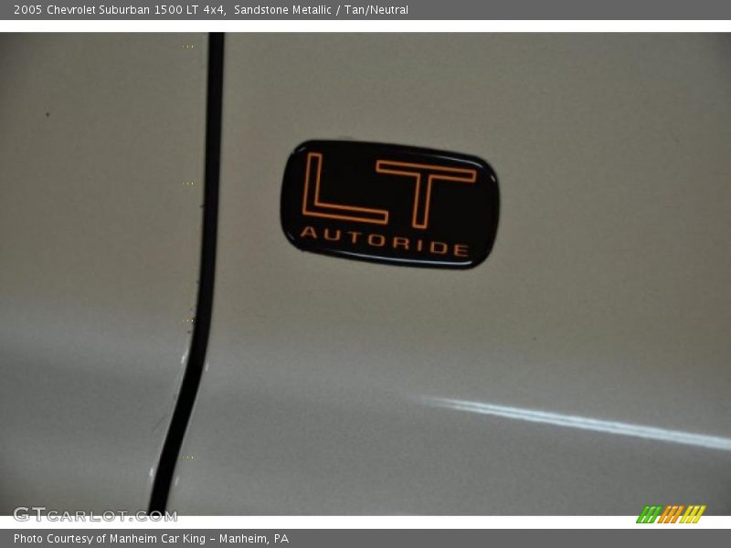 Sandstone Metallic / Tan/Neutral 2005 Chevrolet Suburban 1500 LT 4x4