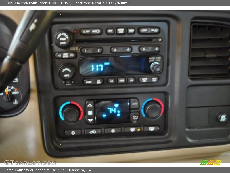 Sandstone Metallic / Tan/Neutral 2005 Chevrolet Suburban 1500 LT 4x4