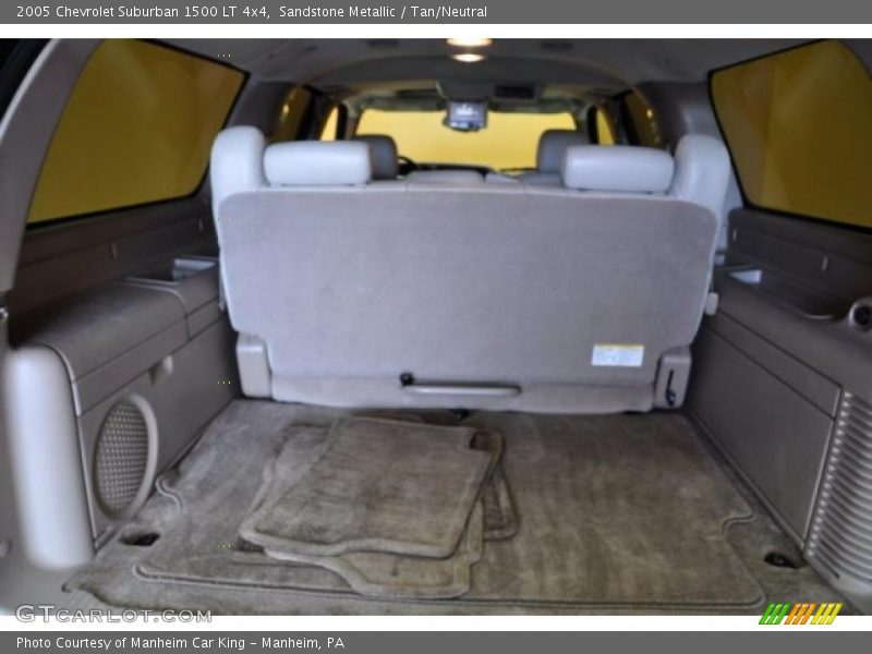 Sandstone Metallic / Tan/Neutral 2005 Chevrolet Suburban 1500 LT 4x4
