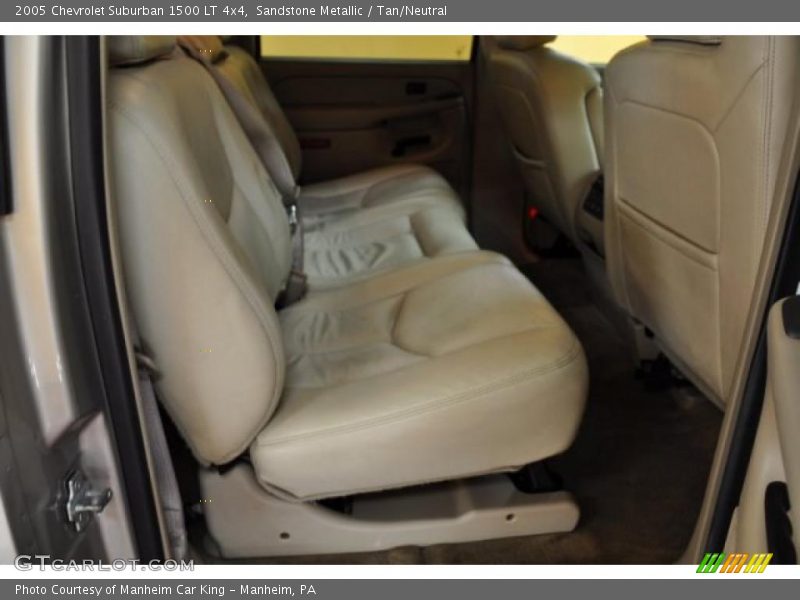 Sandstone Metallic / Tan/Neutral 2005 Chevrolet Suburban 1500 LT 4x4