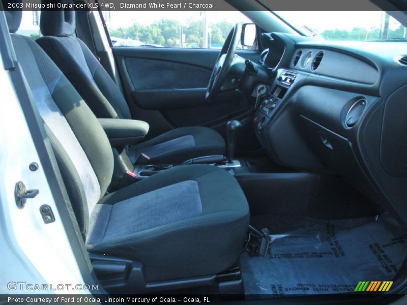 Diamond White Pearl / Charcoal 2003 Mitsubishi Outlander XLS 4WD