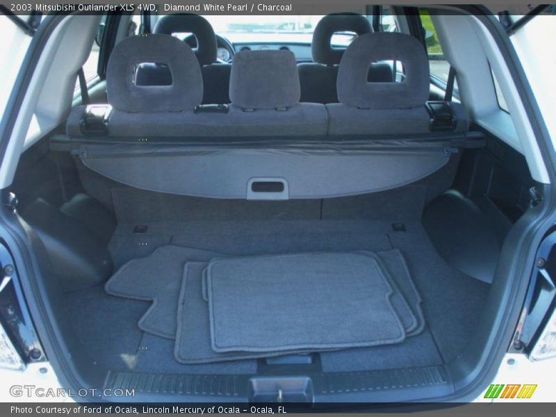  2003 Outlander XLS 4WD Trunk