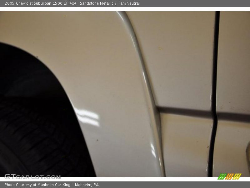Sandstone Metallic / Tan/Neutral 2005 Chevrolet Suburban 1500 LT 4x4
