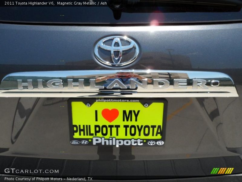 Magnetic Gray Metallic / Ash 2011 Toyota Highlander V6