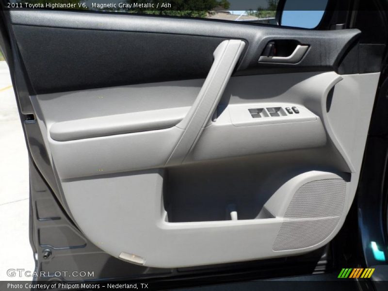 Magnetic Gray Metallic / Ash 2011 Toyota Highlander V6