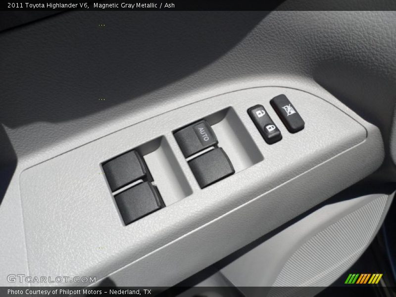 Magnetic Gray Metallic / Ash 2011 Toyota Highlander V6