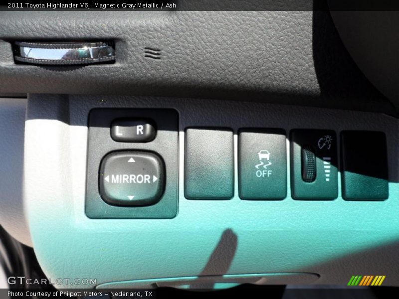 Magnetic Gray Metallic / Ash 2011 Toyota Highlander V6