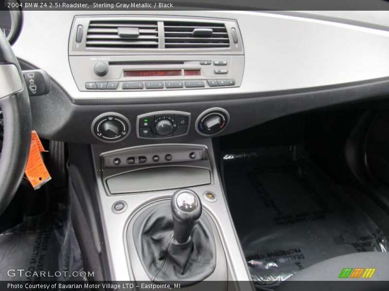 Sterling Gray Metallic / Black 2004 BMW Z4 2.5i Roadster