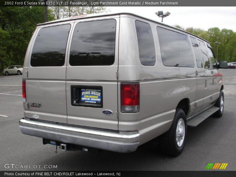 Light Parchment Gold Metallic / Medium Parchment 2002 Ford E Series Van E350 XLT 15 Passenger