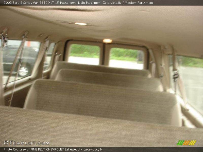 Light Parchment Gold Metallic / Medium Parchment 2002 Ford E Series Van E350 XLT 15 Passenger