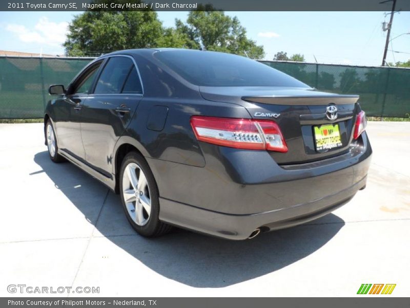Magnetic Gray Metallic / Dark Charcoal 2011 Toyota Camry SE