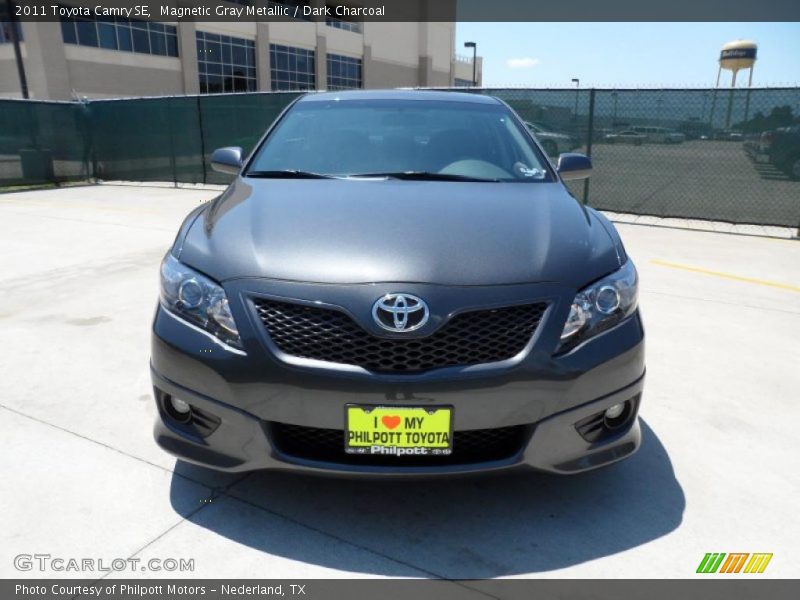Magnetic Gray Metallic / Dark Charcoal 2011 Toyota Camry SE