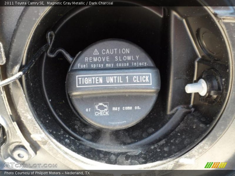 Magnetic Gray Metallic / Dark Charcoal 2011 Toyota Camry SE