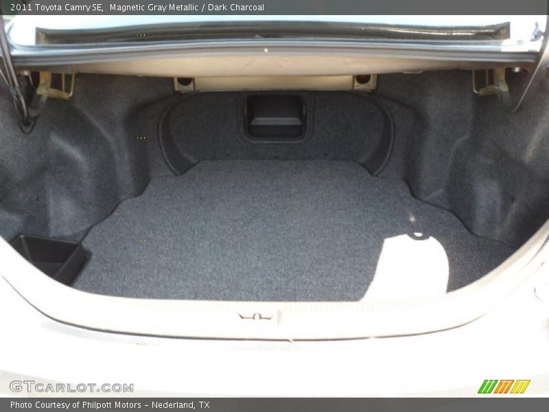 Magnetic Gray Metallic / Dark Charcoal 2011 Toyota Camry SE