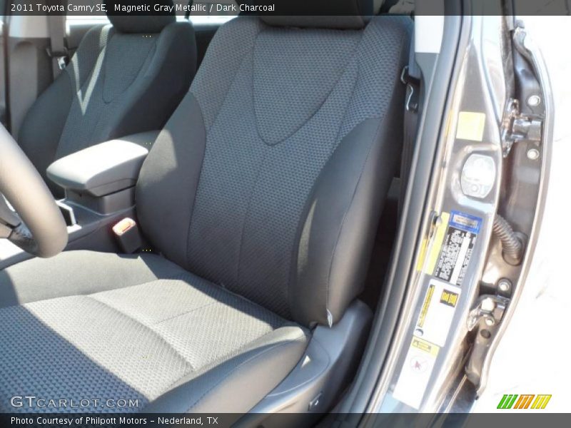 Magnetic Gray Metallic / Dark Charcoal 2011 Toyota Camry SE