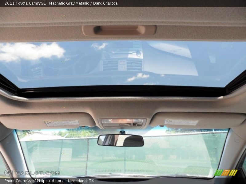 Magnetic Gray Metallic / Dark Charcoal 2011 Toyota Camry SE