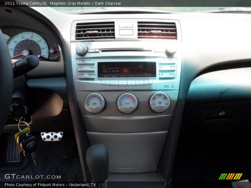 Magnetic Gray Metallic / Dark Charcoal 2011 Toyota Camry SE