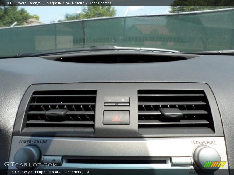 Magnetic Gray Metallic / Dark Charcoal 2011 Toyota Camry SE