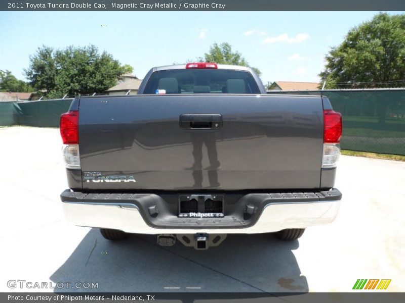Magnetic Gray Metallic / Graphite Gray 2011 Toyota Tundra Double Cab