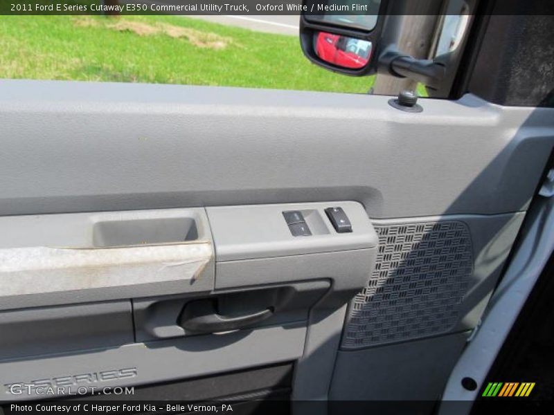 Oxford White / Medium Flint 2011 Ford E Series Cutaway E350 Commercial Utility Truck