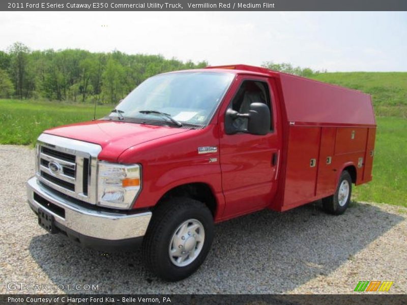 Front 3/4 View of 2011 E Series Cutaway E350 Commercial Utility Truck