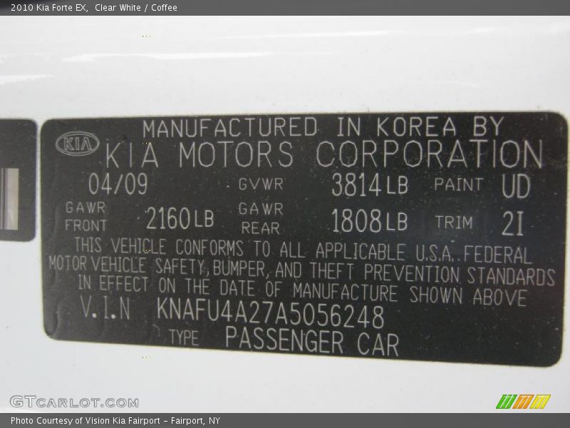Clear White / Coffee 2010 Kia Forte EX