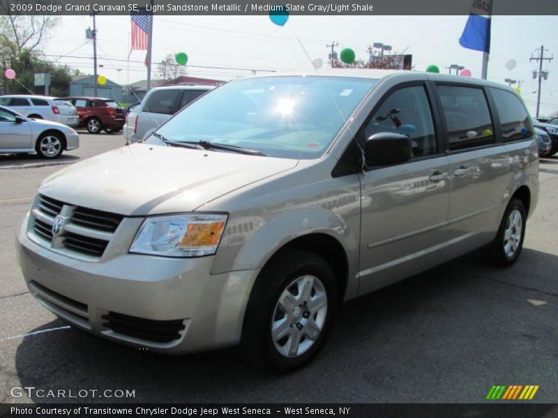 Light Sandstone Metallic / Medium Slate Gray/Light Shale 2009 Dodge Grand Caravan SE