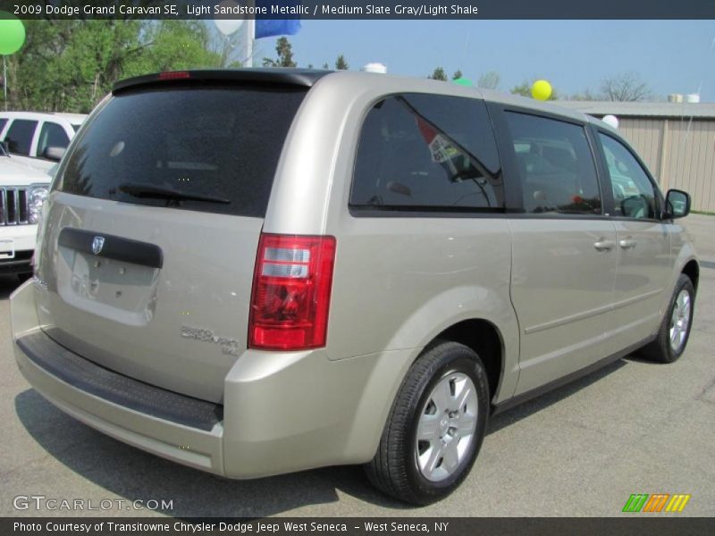 Light Sandstone Metallic / Medium Slate Gray/Light Shale 2009 Dodge Grand Caravan SE