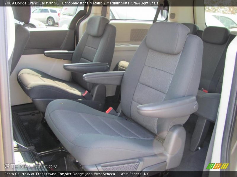 Light Sandstone Metallic / Medium Slate Gray/Light Shale 2009 Dodge Grand Caravan SE