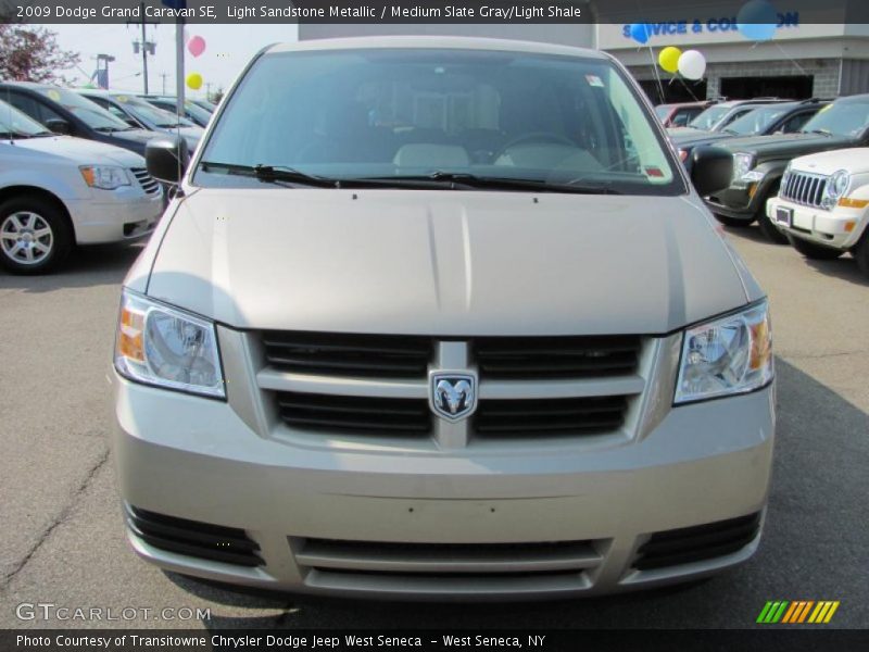 Light Sandstone Metallic / Medium Slate Gray/Light Shale 2009 Dodge Grand Caravan SE