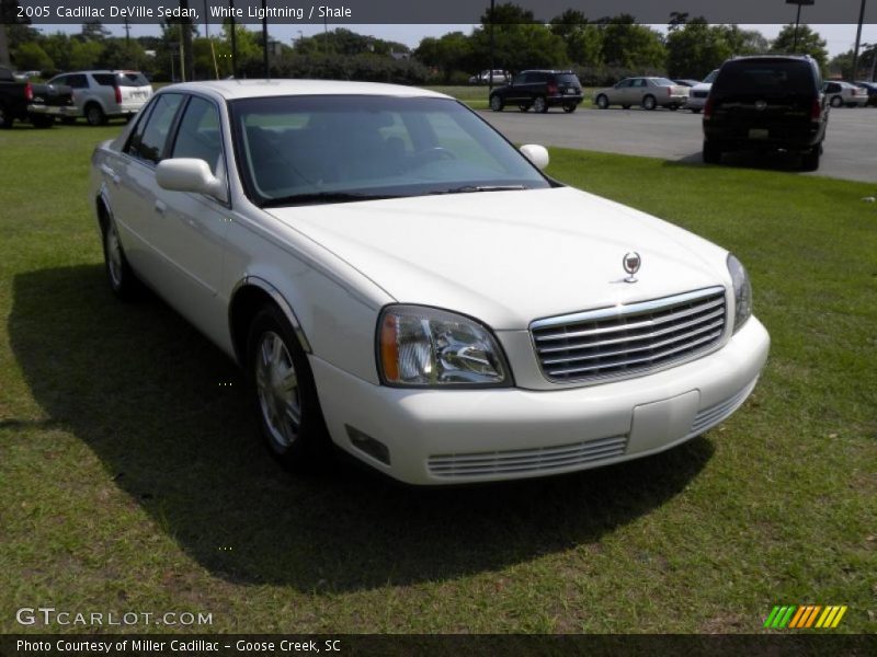 White Lightning / Shale 2005 Cadillac DeVille Sedan