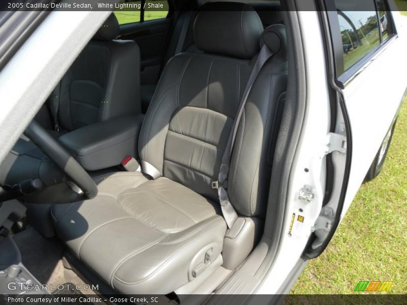 White Lightning / Shale 2005 Cadillac DeVille Sedan