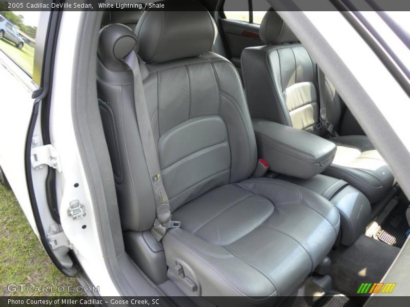 White Lightning / Shale 2005 Cadillac DeVille Sedan