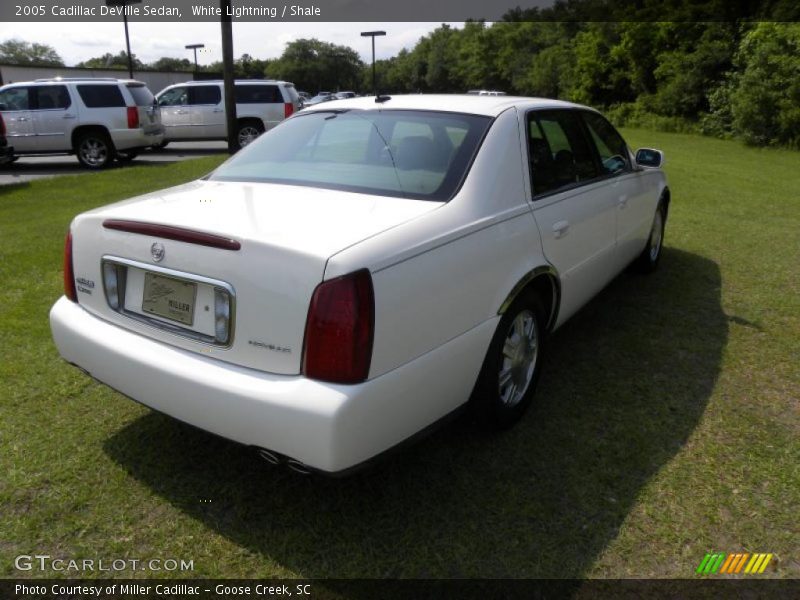 White Lightning / Shale 2005 Cadillac DeVille Sedan