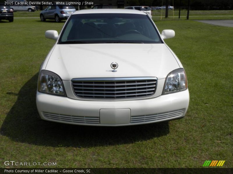 White Lightning / Shale 2005 Cadillac DeVille Sedan