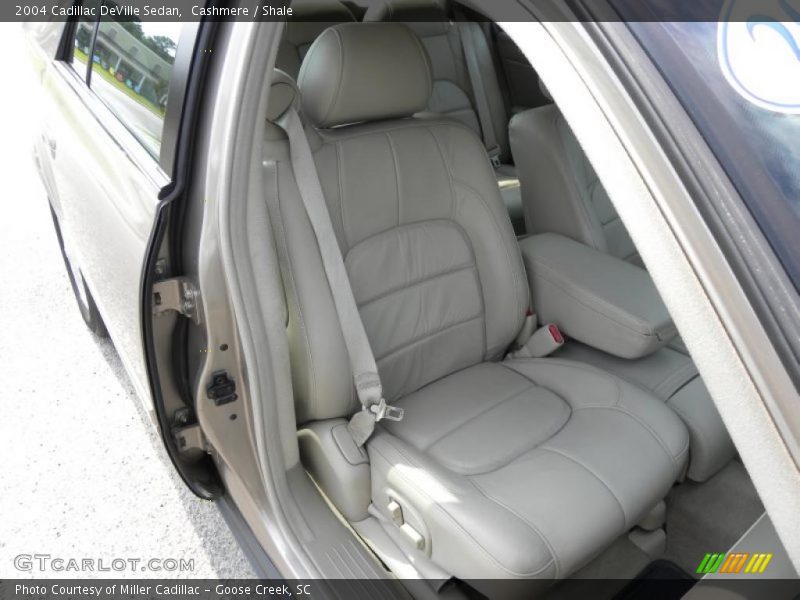 Cashmere / Shale 2004 Cadillac DeVille Sedan