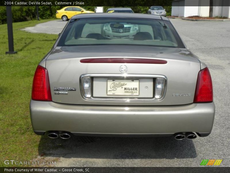 Cashmere / Shale 2004 Cadillac DeVille Sedan