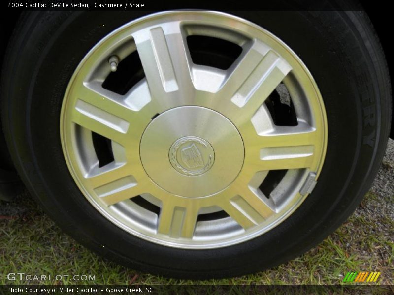 Cashmere / Shale 2004 Cadillac DeVille Sedan