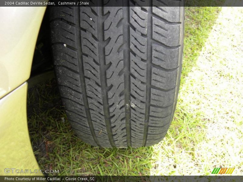 Cashmere / Shale 2004 Cadillac DeVille Sedan