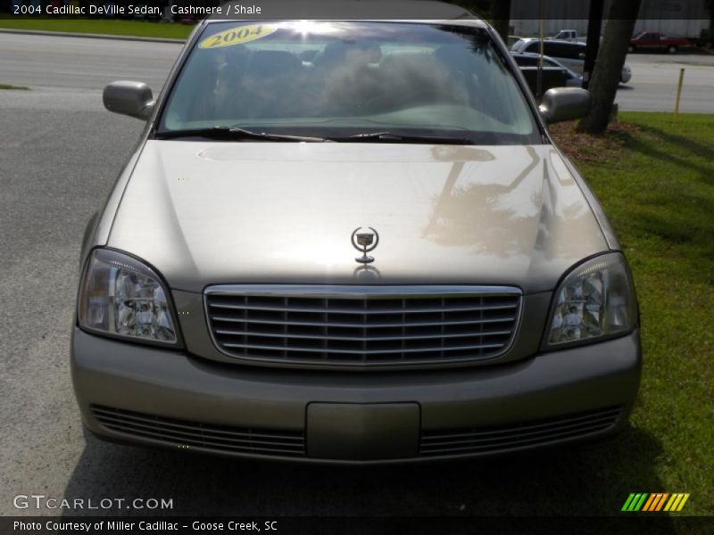 Cashmere / Shale 2004 Cadillac DeVille Sedan