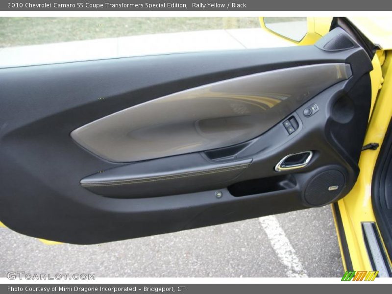 Door Panel of 2010 Camaro SS Coupe Transformers Special Edition