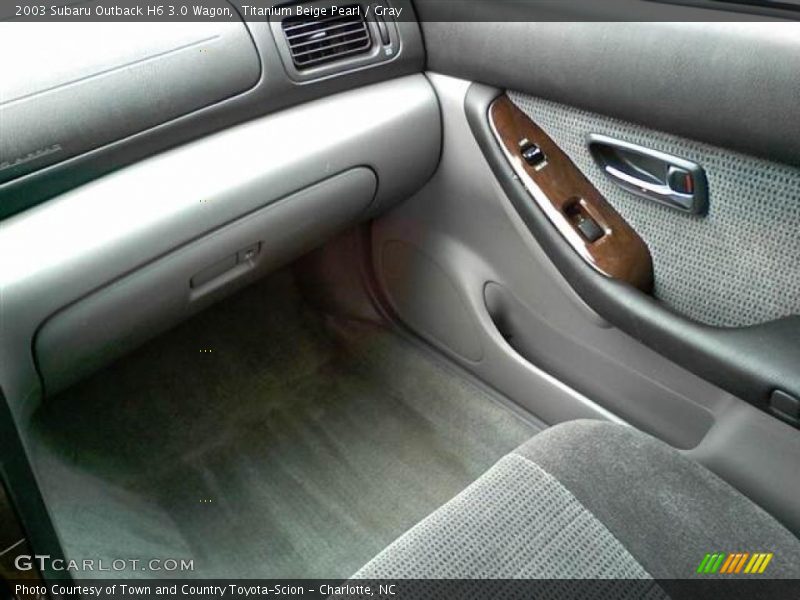  2003 Outback H6 3.0 Wagon Gray Interior