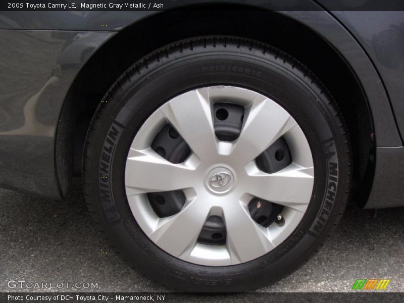 Magnetic Gray Metallic / Ash 2009 Toyota Camry LE