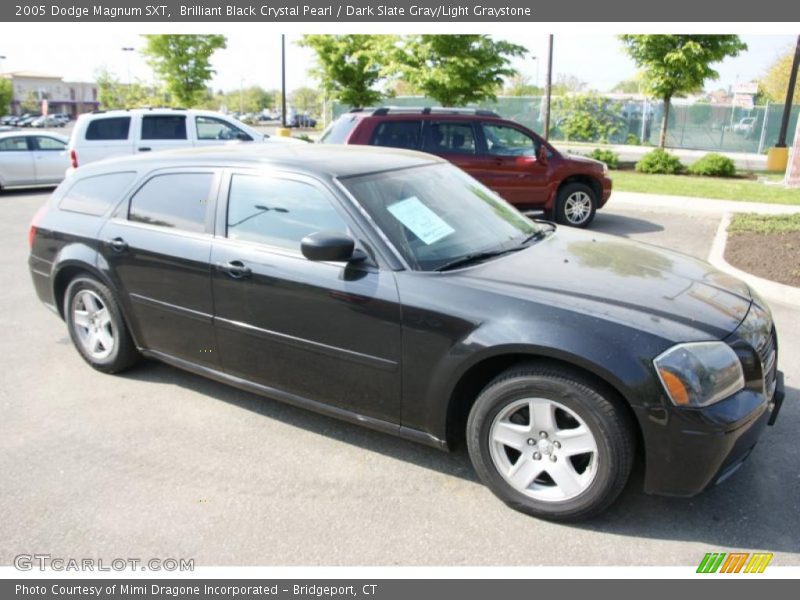 Brilliant Black Crystal Pearl / Dark Slate Gray/Light Graystone 2005 Dodge Magnum SXT