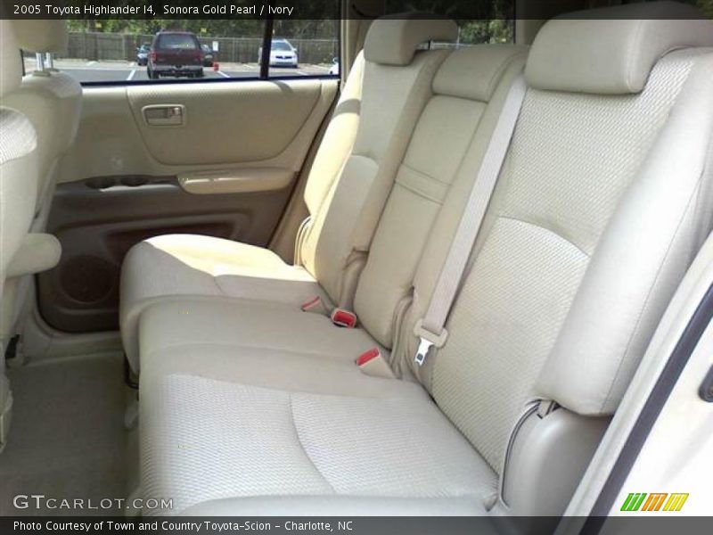 Sonora Gold Pearl / Ivory 2005 Toyota Highlander I4